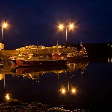 Pensjonat Strand's End House Only, No Breakfast Served