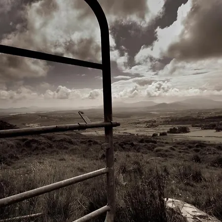 Strand's End House Only, No Breakfast Served 3*