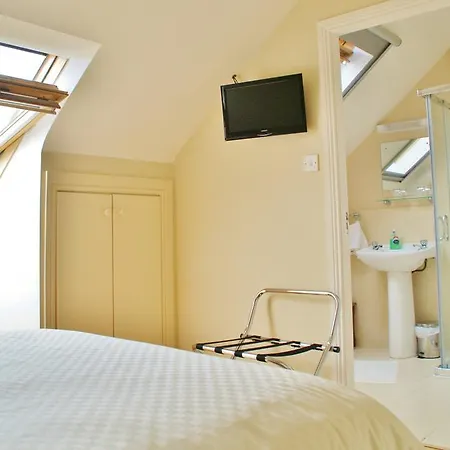 Strand's End House Only, No Breakfast Served 3*