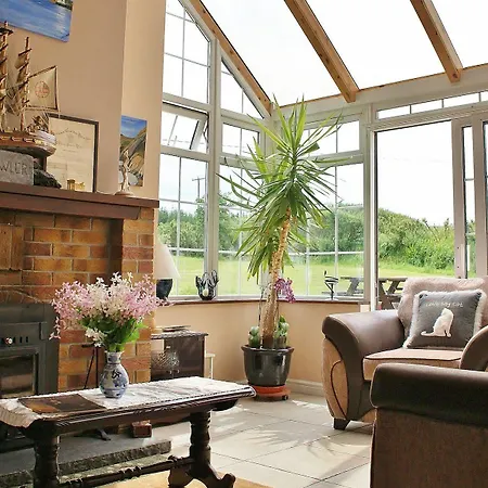 Strand's End House Only, No Breakfast Served Pensjonat Cahersiveen