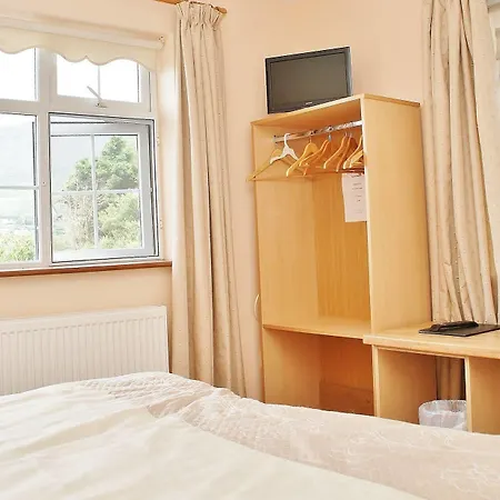 Pensjonat Strand's End House Only, No Breakfast Served