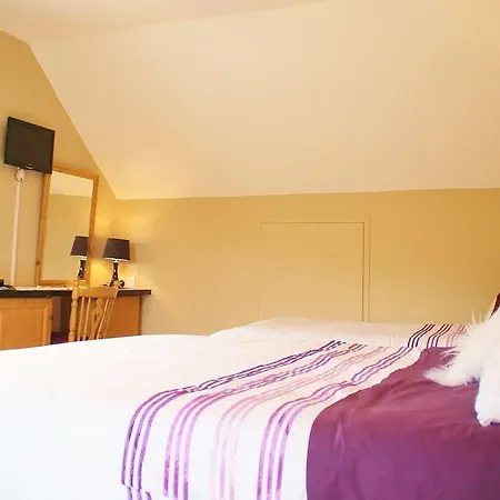 Strand's End House Only, No Breakfast Served 3*