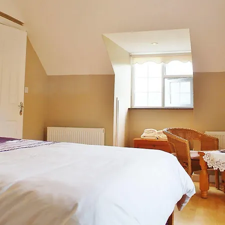 Strand's End House Only, No Breakfast Served Pensjonat Cahersiveen