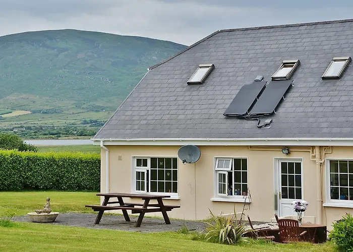 Strand's End House Only, No Breakfast Served Gasthuis Cahersiveen