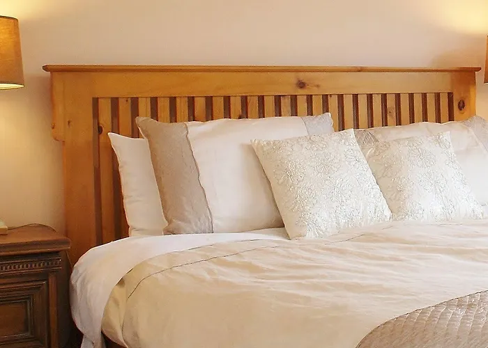 Strand's End House Only, No Breakfast Served 3*