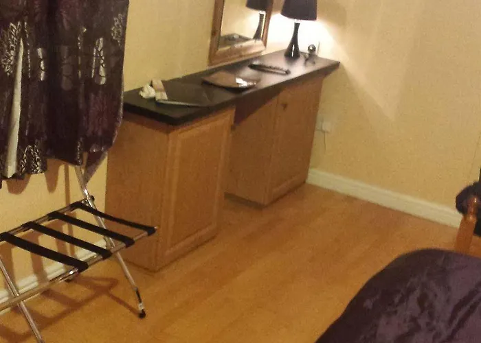 Strand's End House Only, No Breakfast Served 3*